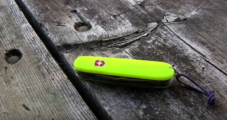 Victorinox Swiss Army Knife Climber With Stay Glow Scales - 2016 10 17 09 17 12 victoriox swiss army knife climber stay glo scales review youtube